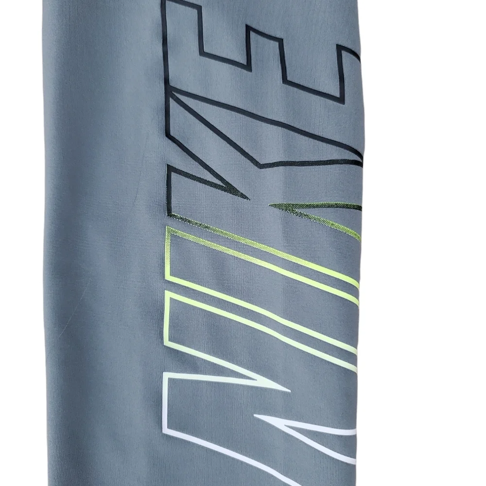 Nike • Dri-Fit Leggings